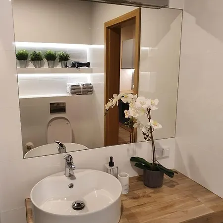 Apartment Osiedle Ptasie, New - Lux - Priv Parking