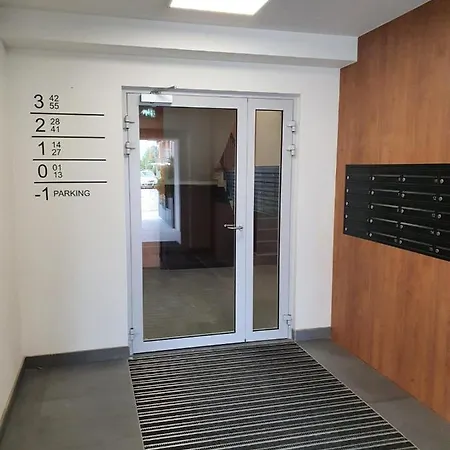 아파트 Osiedle Ptasie, New - Lux - Priv Parking 카토비체