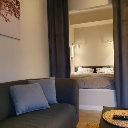 아파트 Osiedle Ptasie, New - Lux - Priv Parking 카토비체