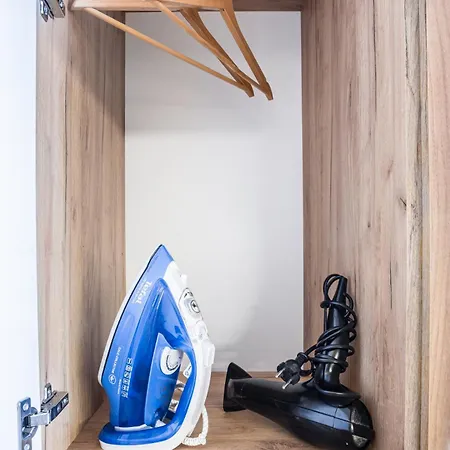 Osiedle Ptasie, New - Lux - Priv Parking 아파트