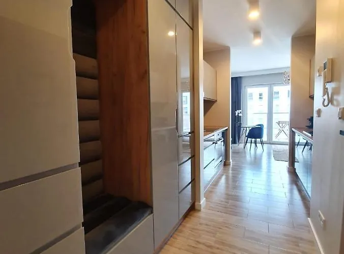 Apartment Osiedle Ptasie, New - Lux - Priv Parking